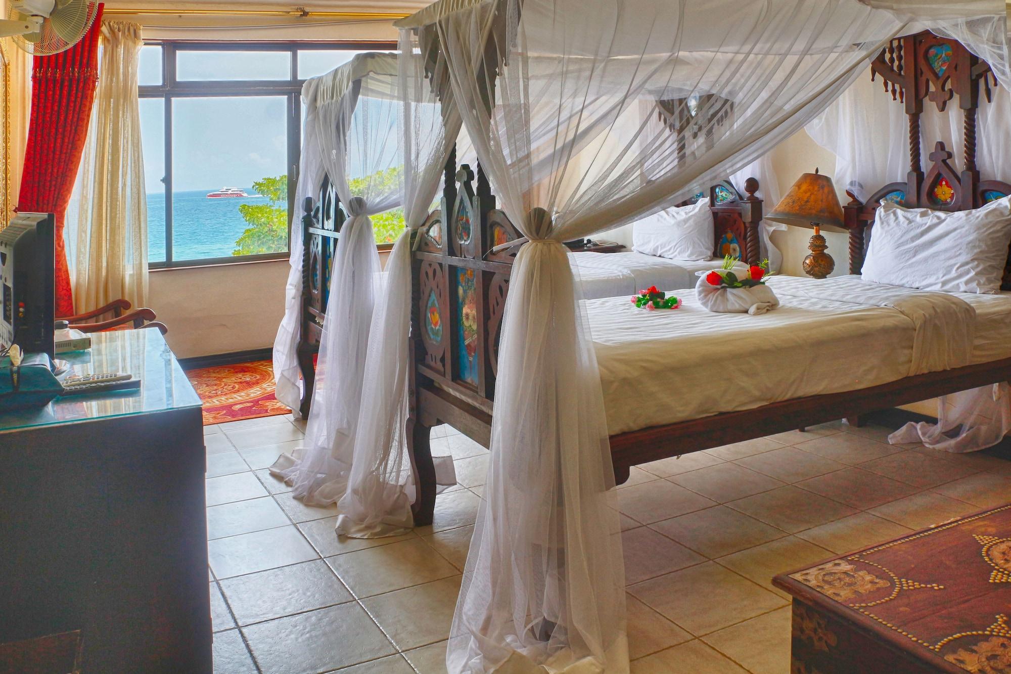 Africa House 4*